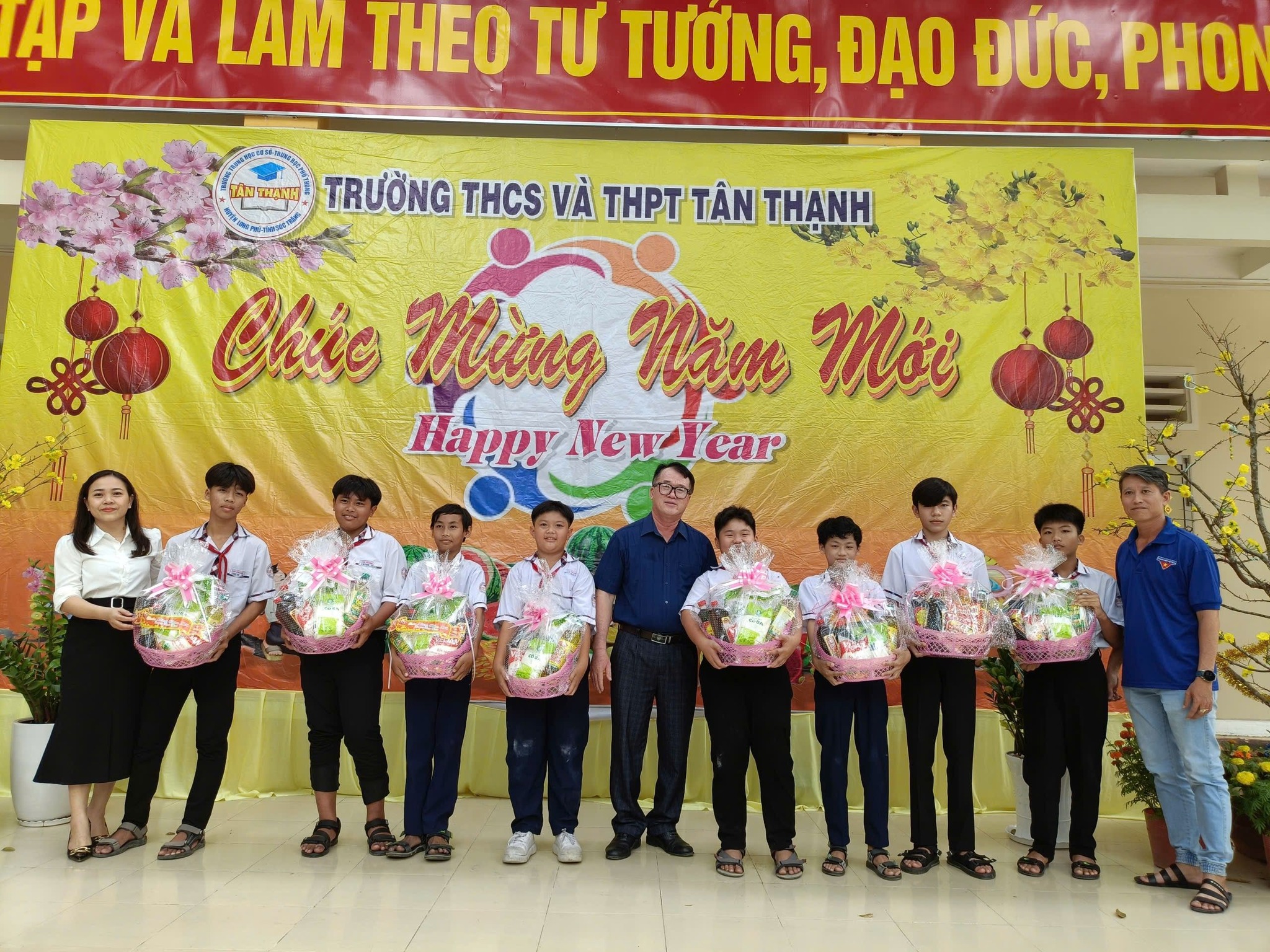Tết yêu thương 2025 - Một thông điệp mà trường THCS - THPT Tân Thạnh muốn gửi đến các em học sinh khó khăn của trường.